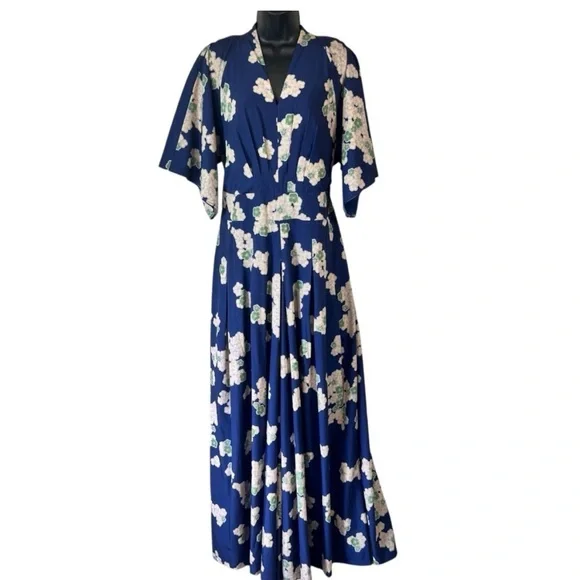 Elegant Floral Kimono-Style Dress in Navy - Picture 3 of 12
